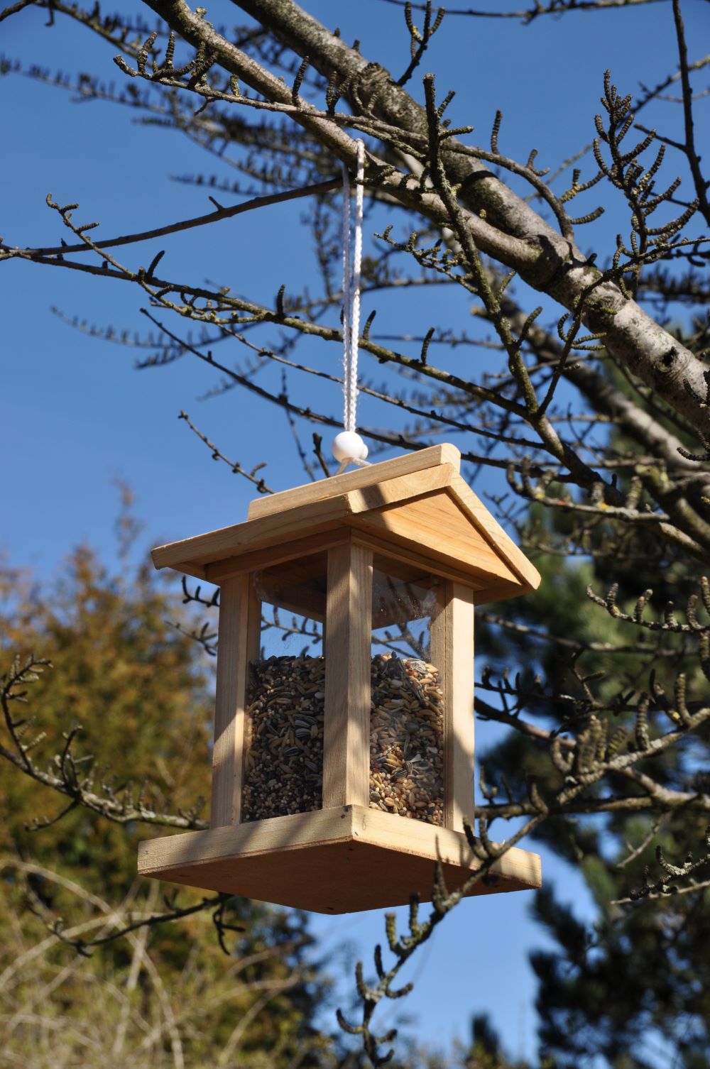 Haushalt International Vogelfutterhaus aus Holz Maße ca.: 14,5 x 14,5 x 22cm